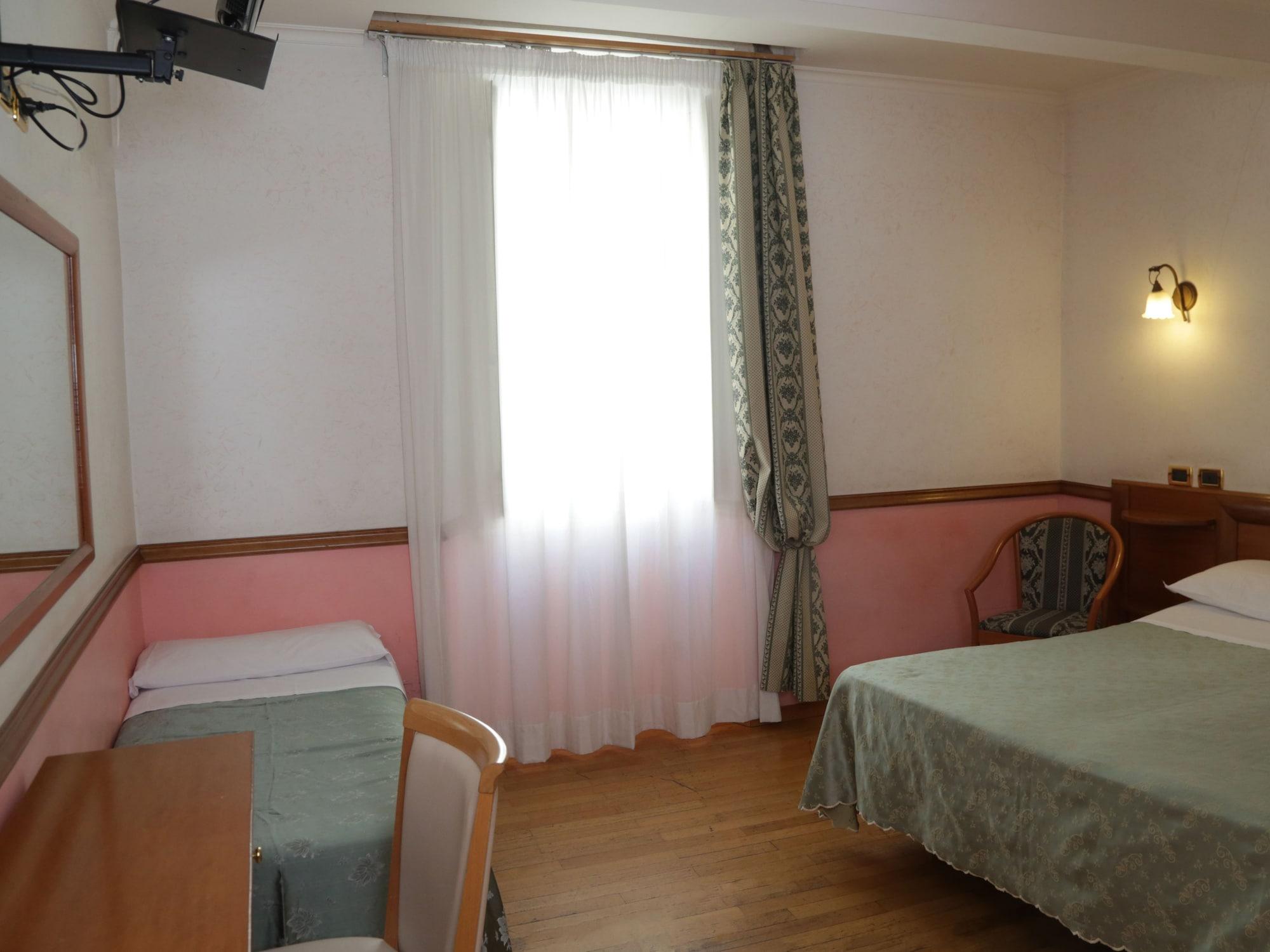 Hotel Santa Prassede Róma Kültér fotó