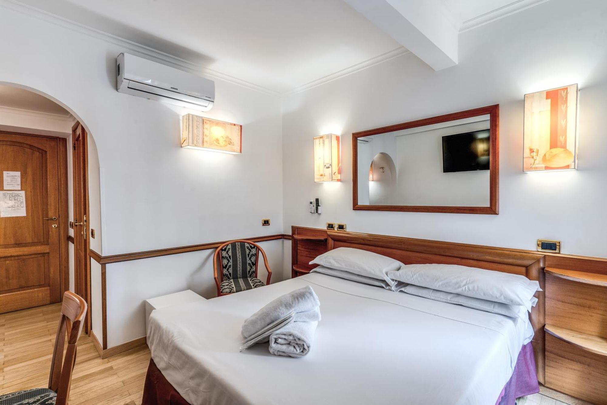 Hotel Santa Prassede Róma Kültér fotó