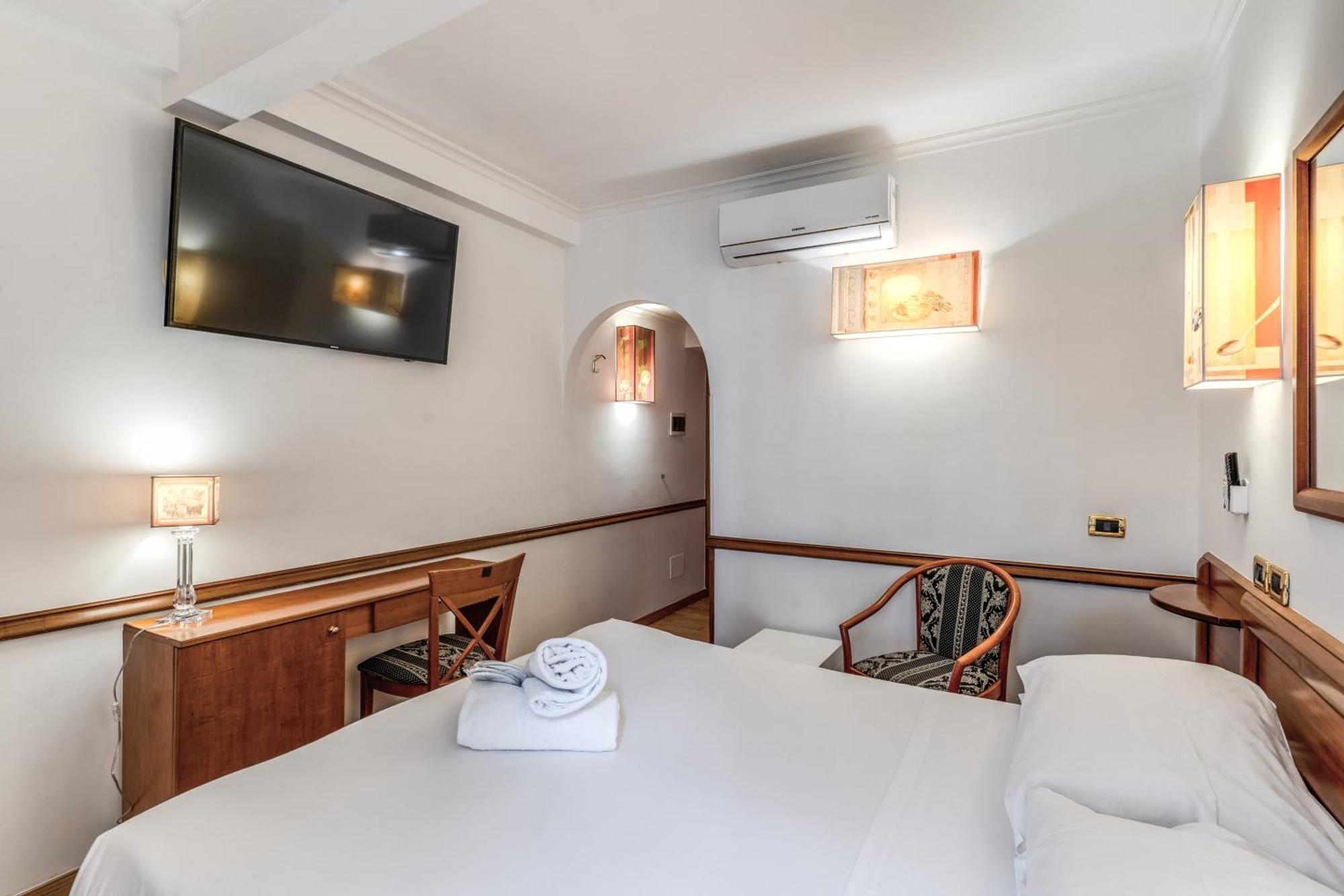 Hotel Santa Prassede Róma Kültér fotó