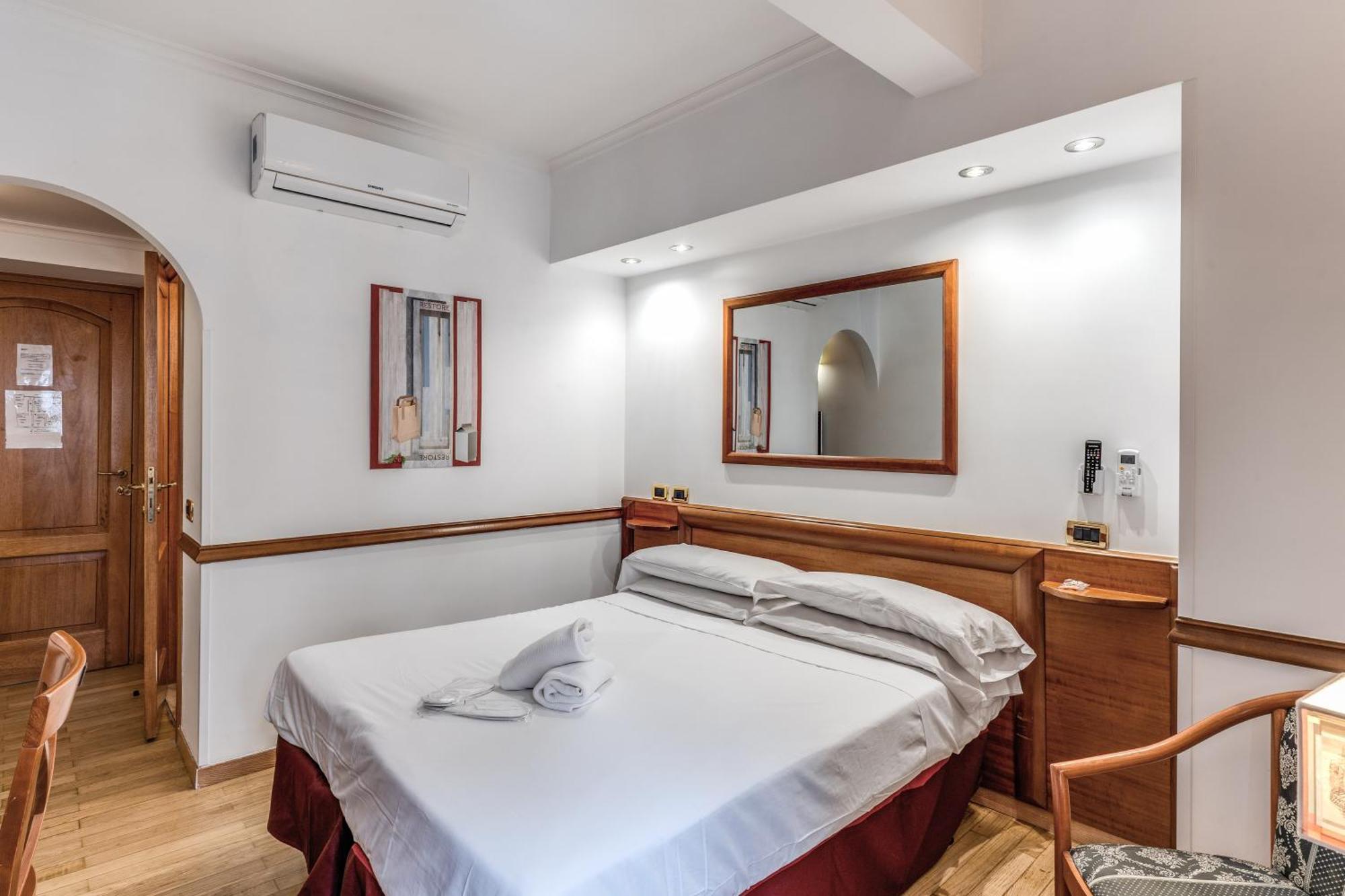 Hotel Santa Prassede Róma Kültér fotó