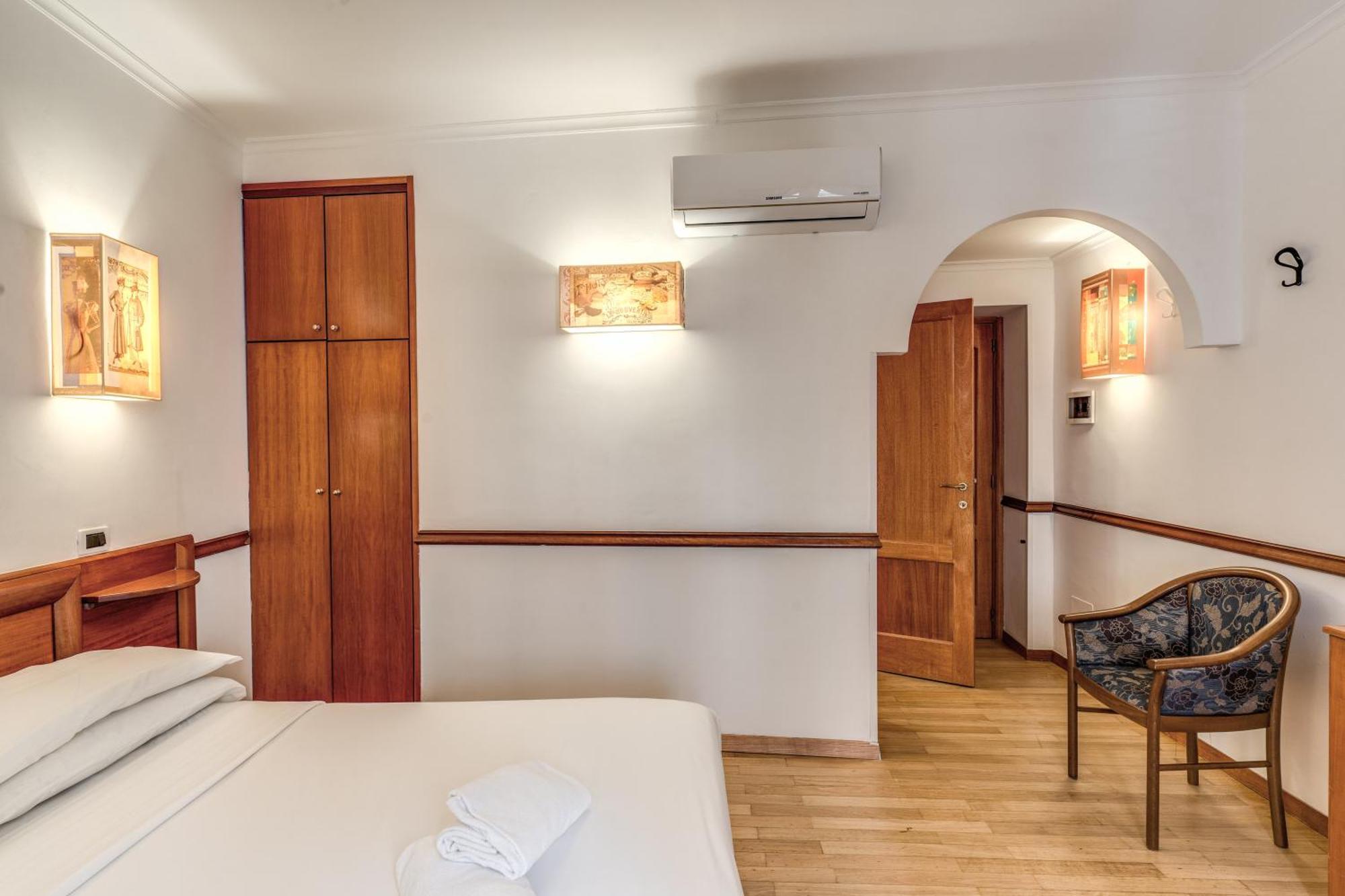 Hotel Santa Prassede Róma Kültér fotó