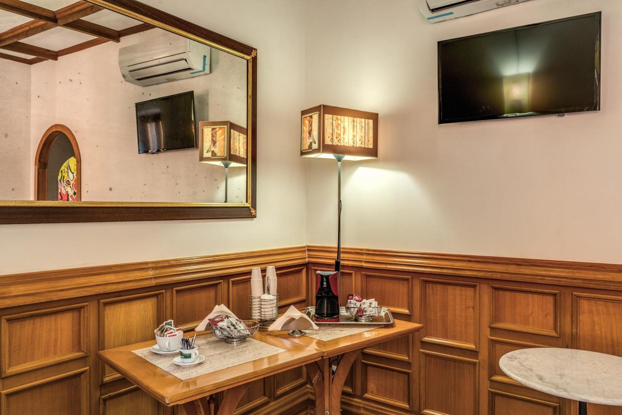 Hotel Santa Prassede Róma Kültér fotó