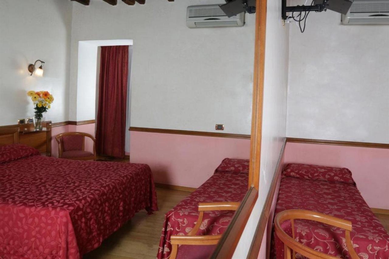 Hotel Santa Prassede Róma Kültér fotó